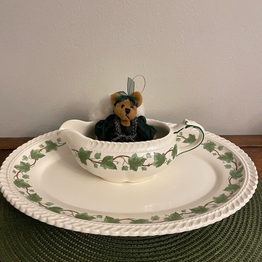Harker Royal Gadroon VTG platter and gravy boat in Ivy pattern
